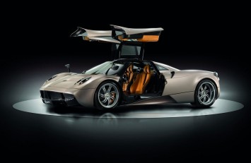 Pagani Huayra Gullwing Doors